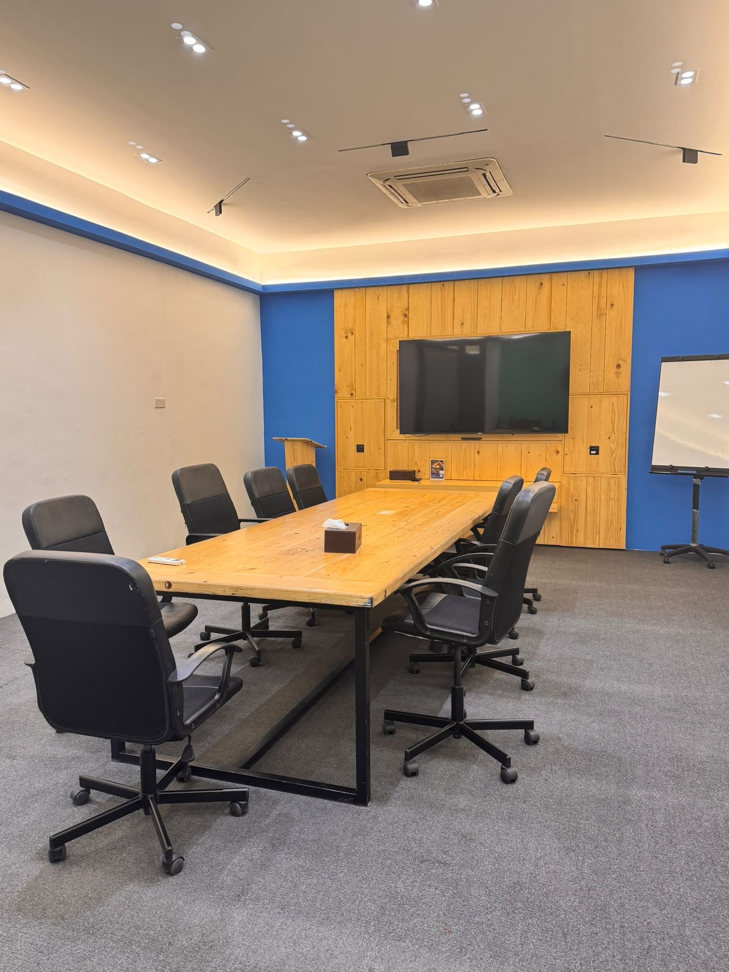 Spire Hub meeting room